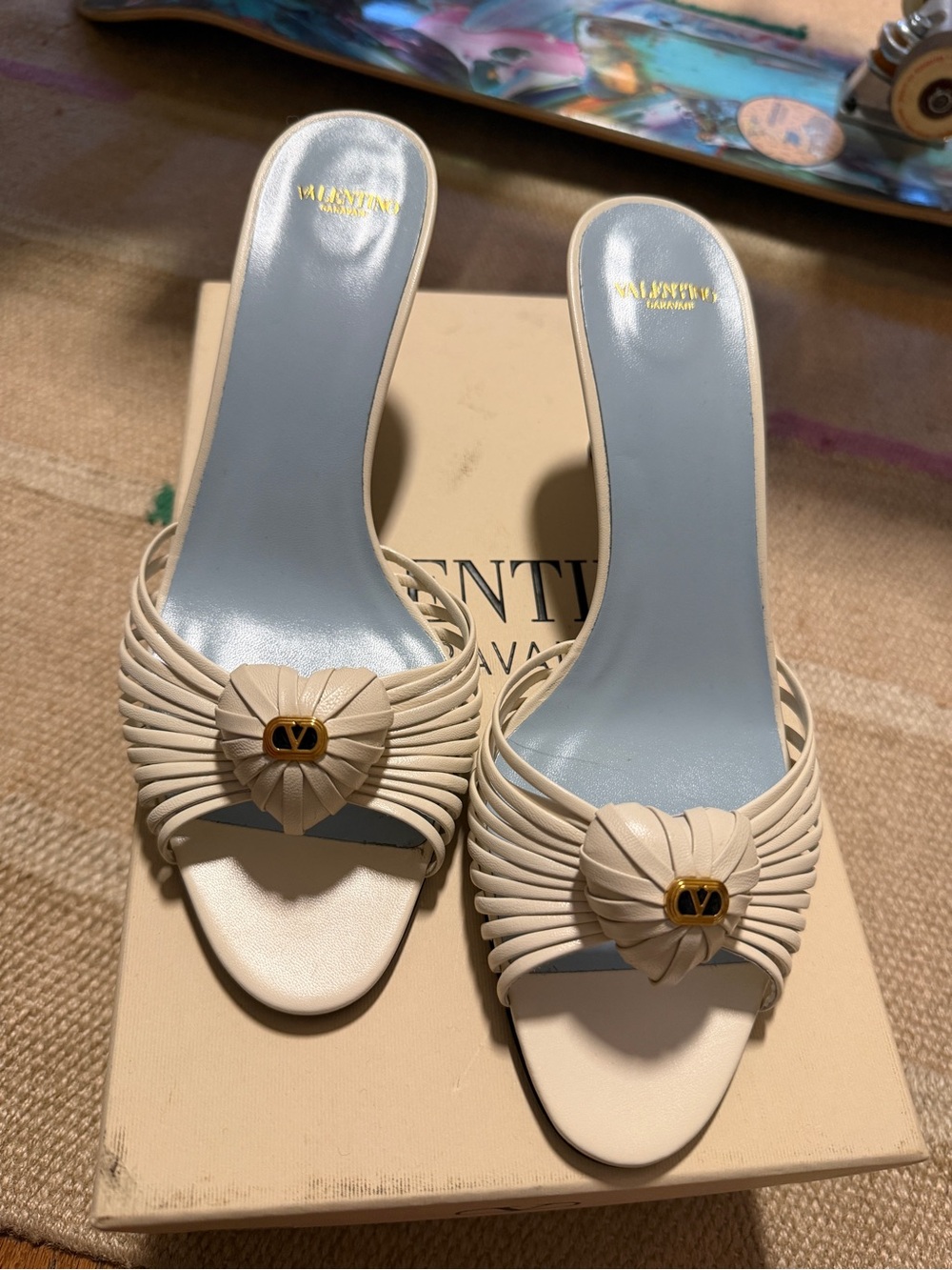 Authentic New Valentino Garavani Cream Pleated Heart Slide Sandals, Size 40